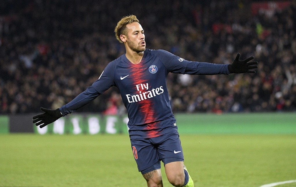 广州队迎法甲关键赛;今夜刷新队史纪录;管理层满意;年轻球员得到机会的简单介绍 广州队迎法甲关键赛;今夜刷新队史纪录;管理层满意;年轻球员得到机会的简单介绍