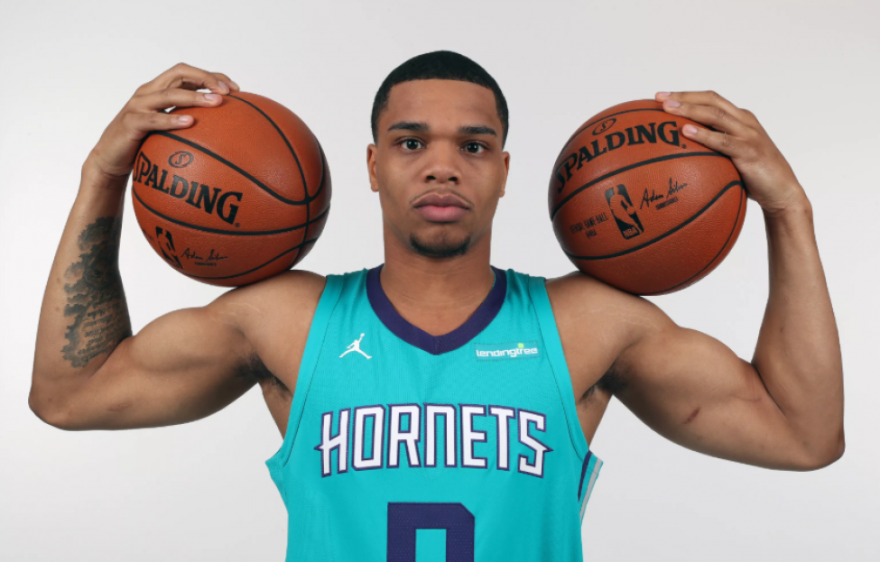 Scout在加拿大队比赛中突破纪录冲刺阶段夏洛特黄蜂备战社区盾，这操作让人直呼：今晚阿斯顿维拉备战国王杯(2025cf夏季赛总决赛视频)